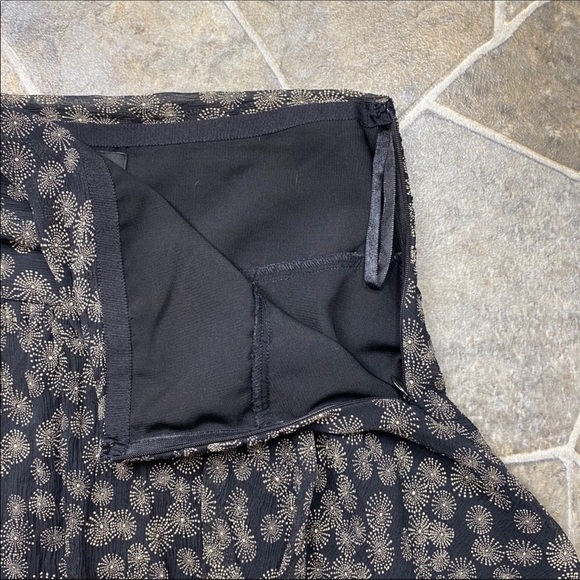 Express Sunburst Pattern Skirt - Picture 7 of 11